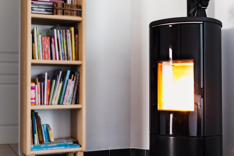 Comment choisir le meilleur système de chauffage au bois pour votre foyer ?